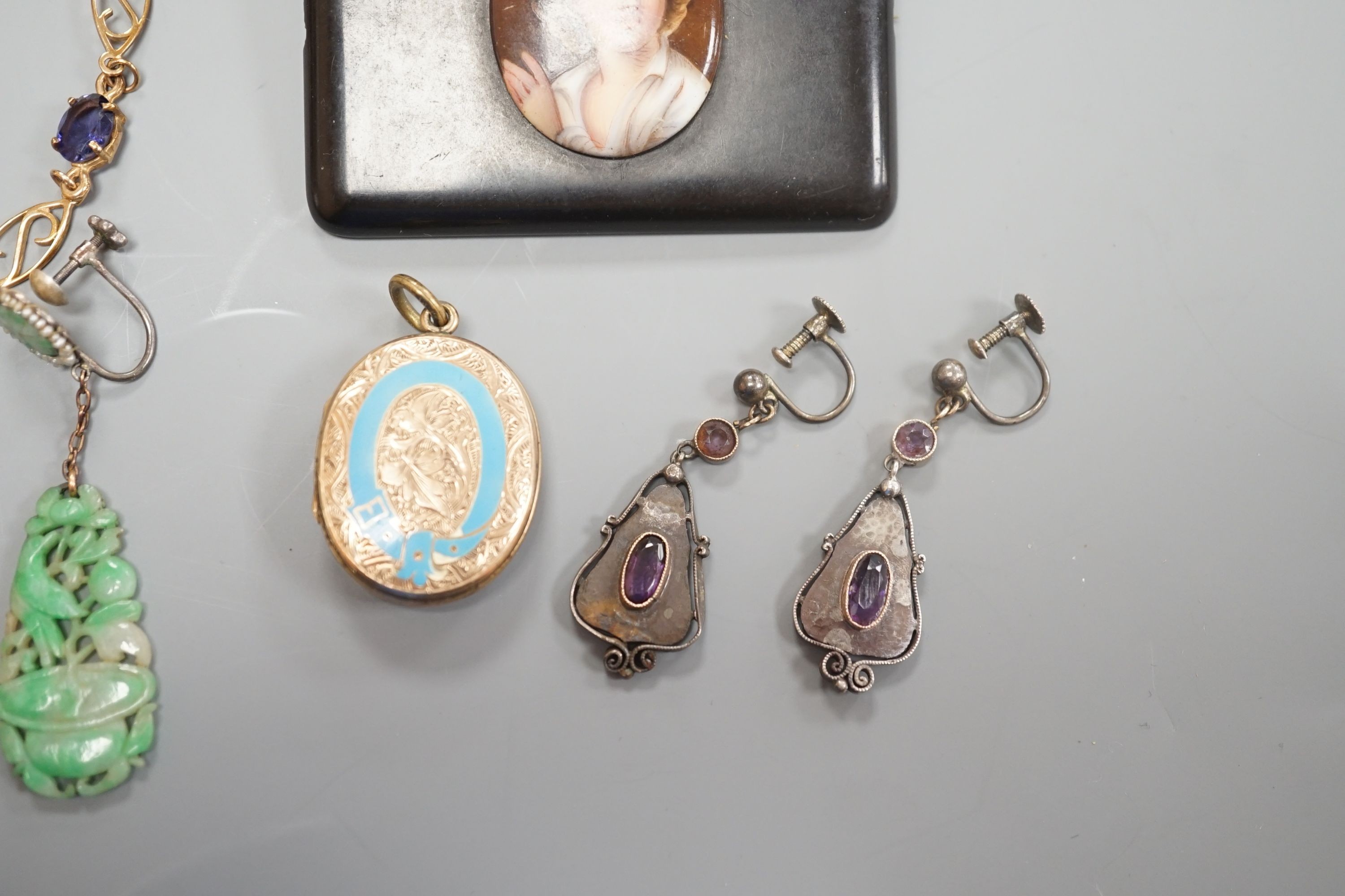 A small group of Victorian and later jewellery, including seed pearl set stick pin, 9ct and gem set bracelet, hardstone brooch, a pair of early 20th century Murrle Bennett & Co, 950 white metal and amethyst set drop earr
